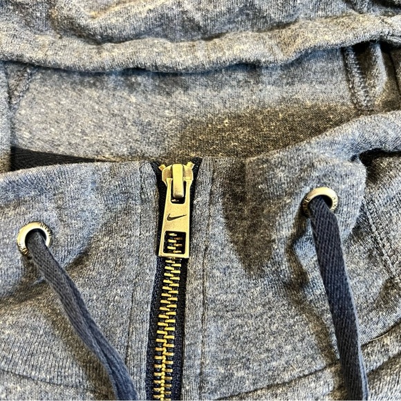 Seattle Seahawks | Nike Women's | Full Zip Hoodie Sweatshirt Medium - Picture 3 of 9